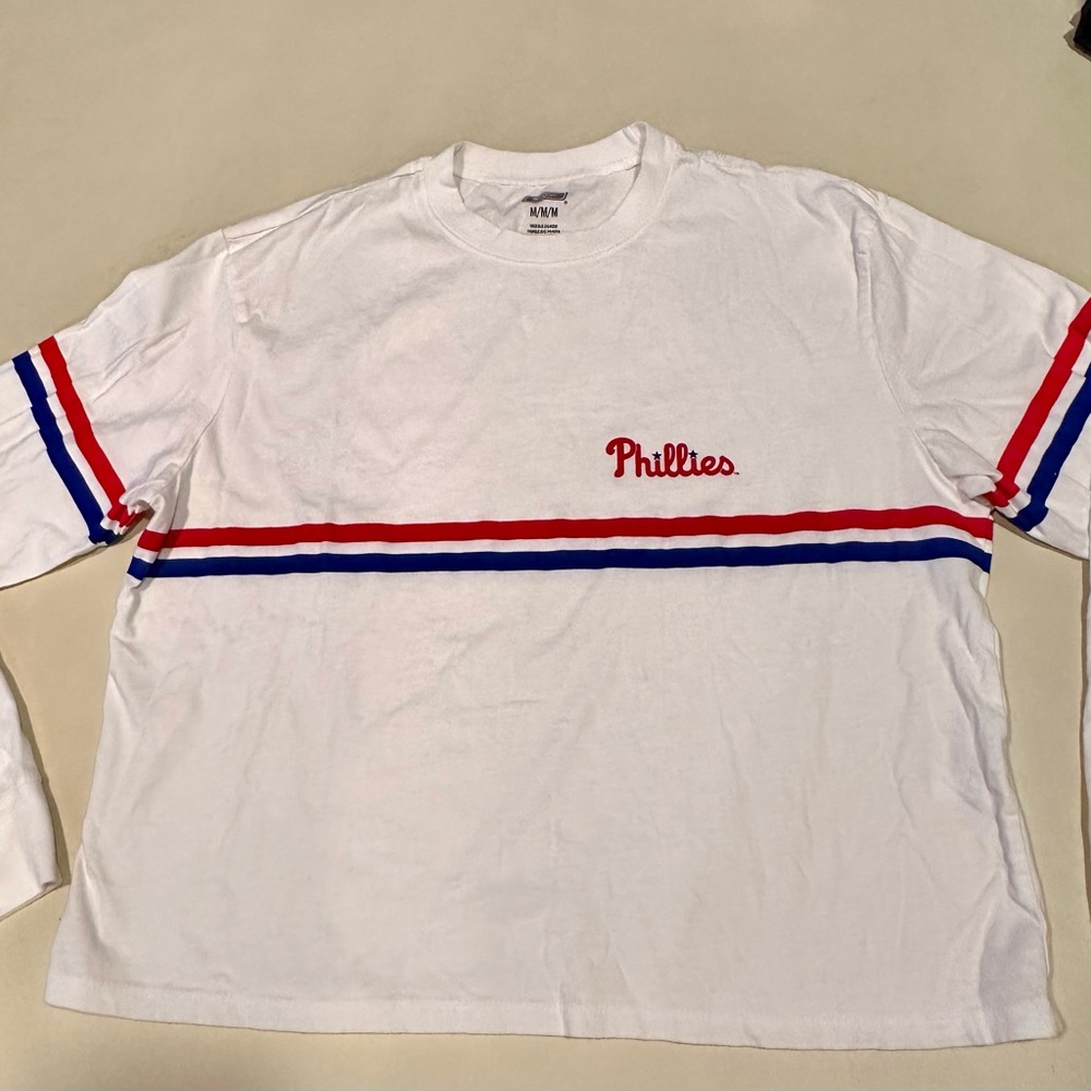 Phillies crop long sleeve t-shirt